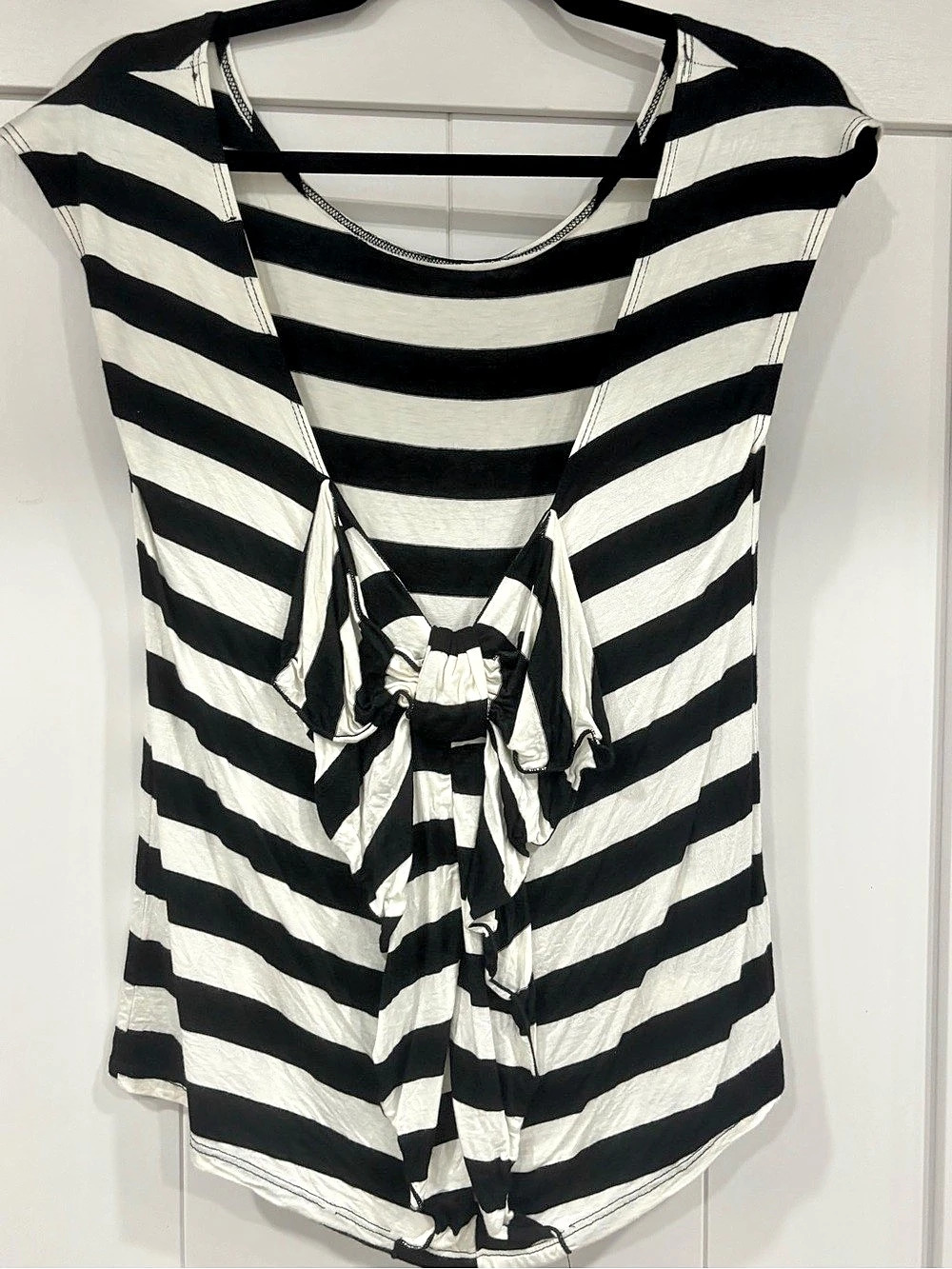 miami Striped Bow topin Black & White Like New